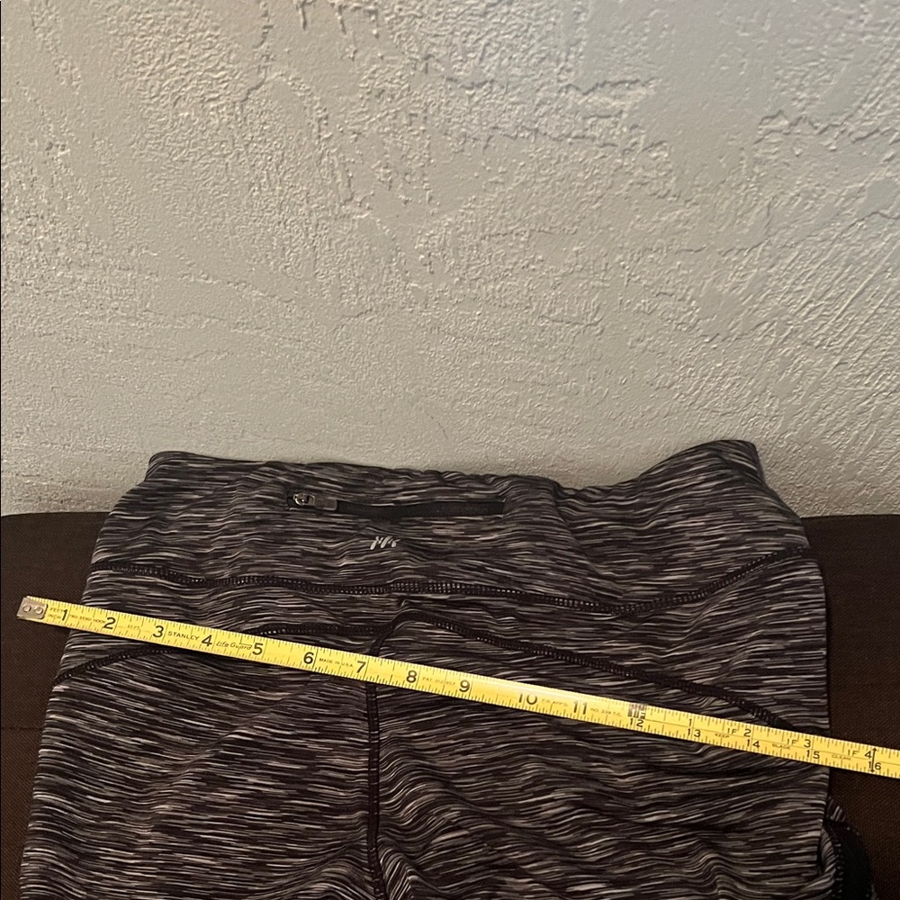 #1058+ Women Black & Gray Athletic Leggings - Picture 4 of 6